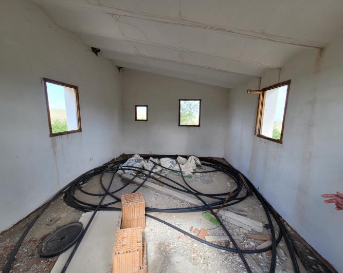 Image No.12-1 Bed Land for sale