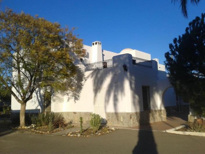 Image No.4-7 Bed Commercial for sale