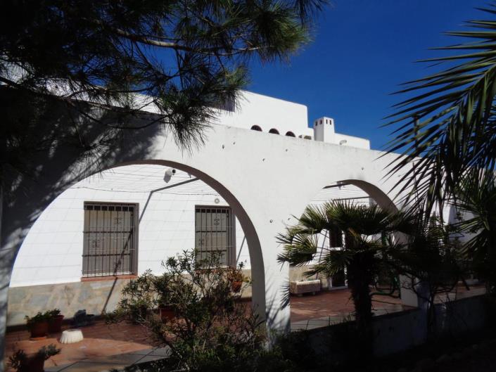 Image No.13-7 Bed Commercial for sale