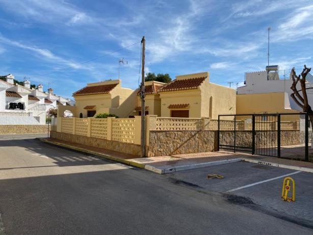 Image No.1-3 Bed Villa for sale