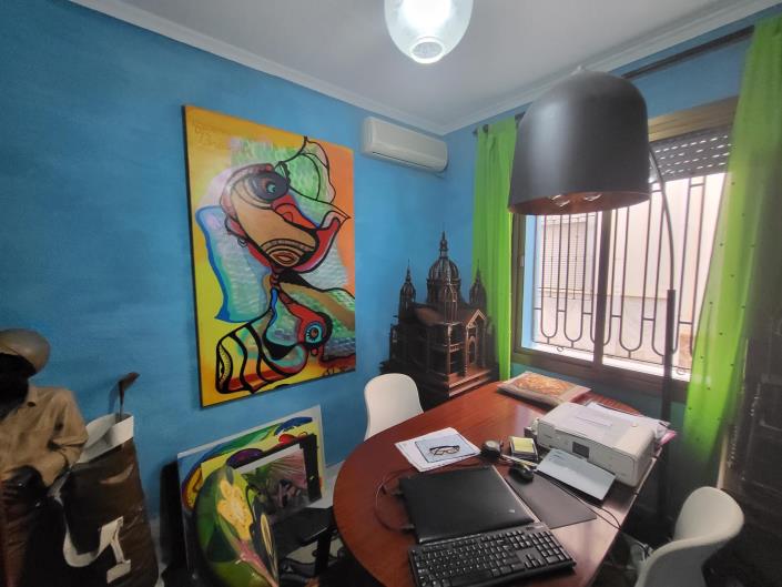 Image No.13-3 Bed House for sale