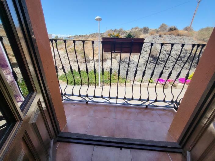 Image No.8-5 Bed House for sale