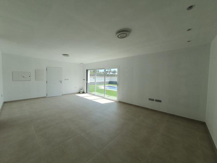 Image No.9-5 Bed Villa / Detached for sale