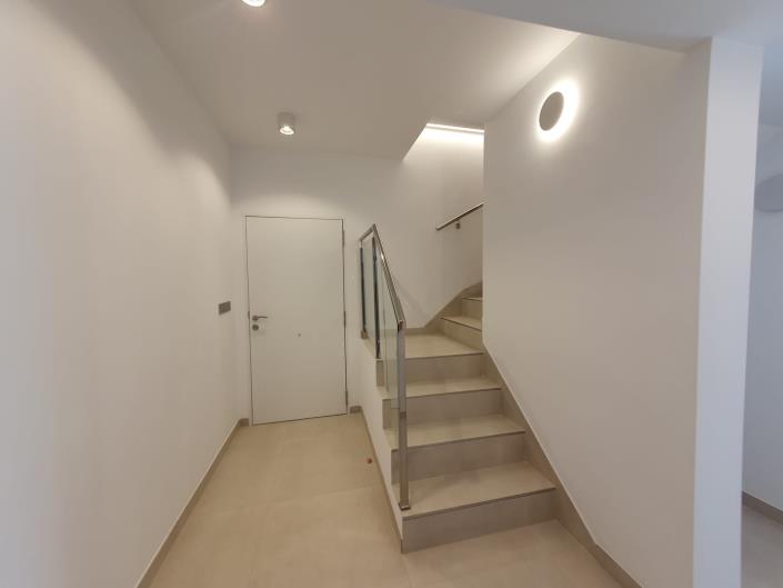 Image No.13-5 Bed Villa / Detached for sale