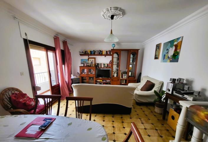 Image No.10-3 Bed House for sale