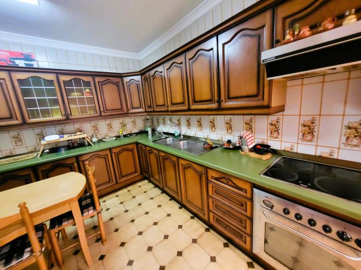 Image No.11-3 Bed House for sale