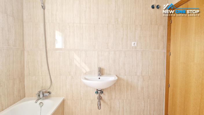 Image No.15-3 Bed Villa / Detached for sale