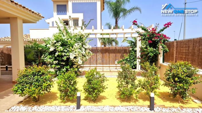 Image No.2-Villa / Détaché de 4 chambres à vendre à Purias