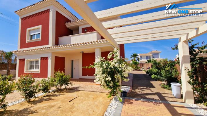 Image No.1-Villa / Détaché de 4 chambres à vendre à Purias