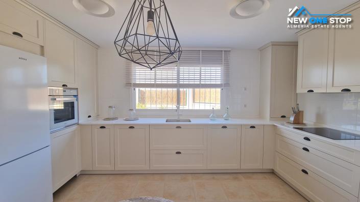 Image No.12-Villa / Détaché de 4 chambres à vendre à Purias