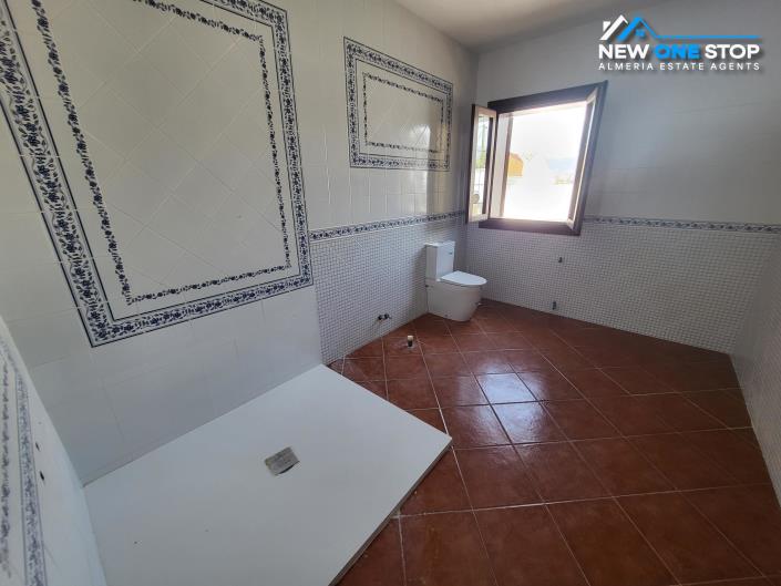 Image No.35-9 Bed Villa for sale