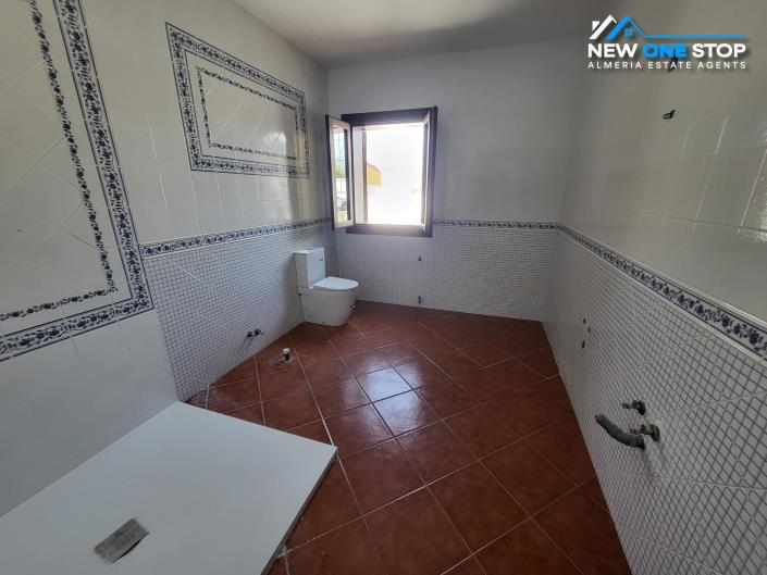 Image No.20-9 Bed Villa for sale