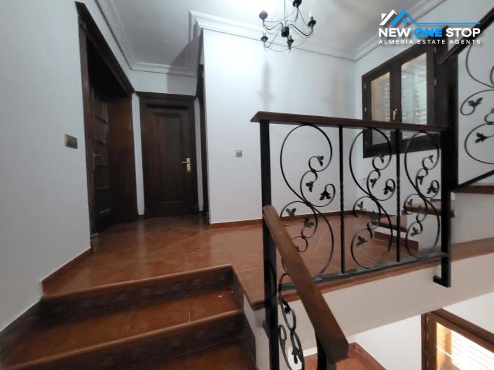 Image No.17-9 Bed Villa for sale