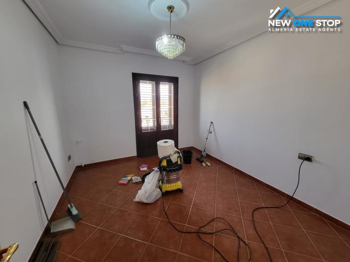 Image No.19-9 Bed Villa for sale