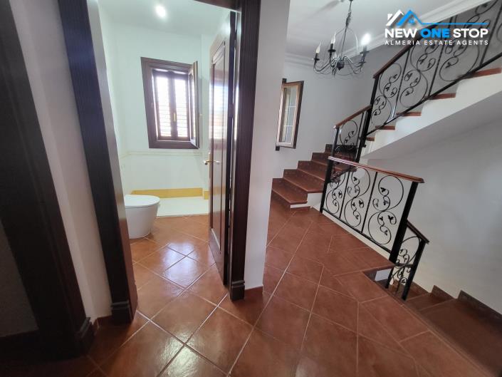 Image No.18-9 Bed Villa for sale