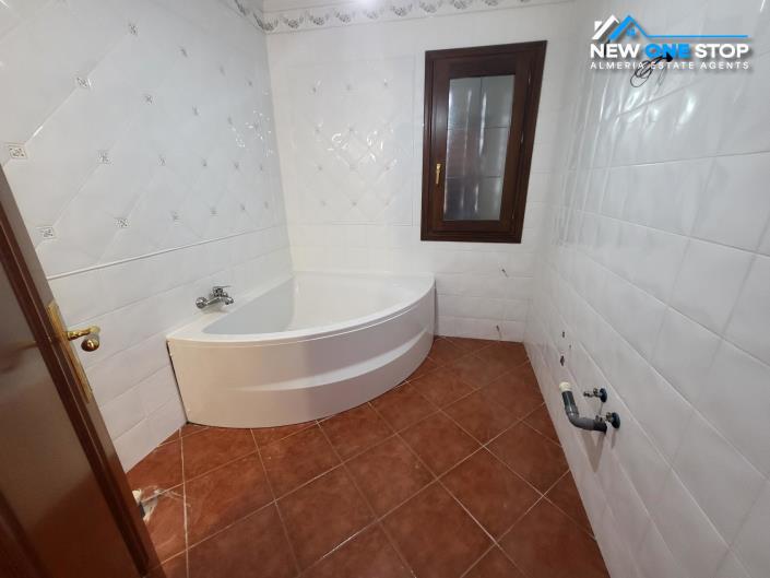 Image No.28-9 Bed Villa for sale