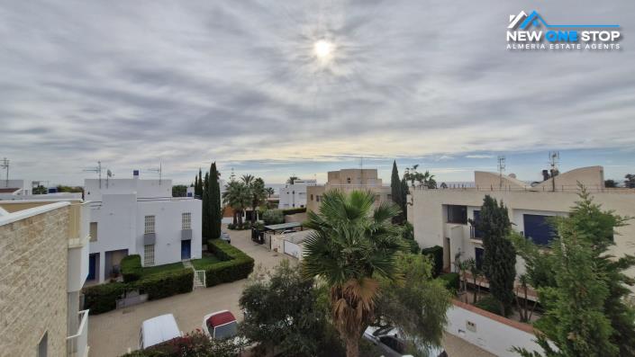 Image No.1-4 Bed Villa for sale