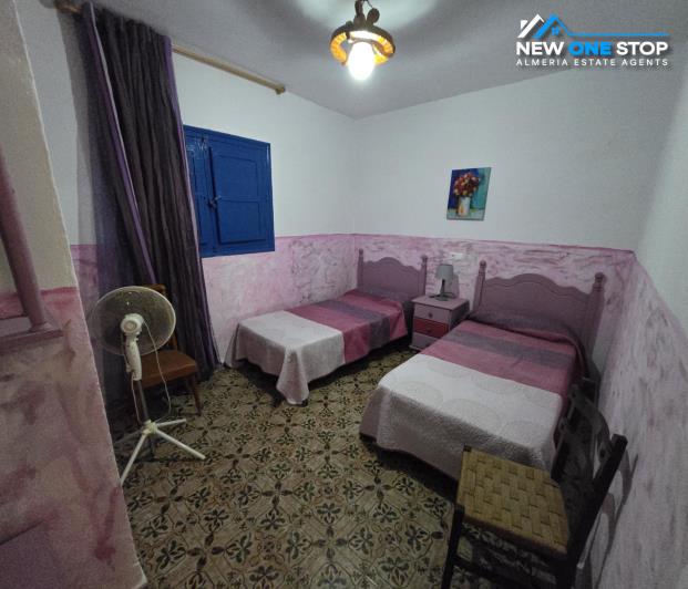 Image No.13-4 Bed House for sale