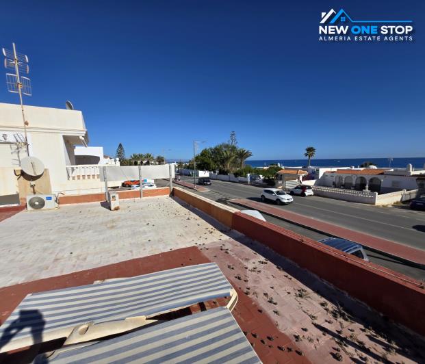 Image No.2-4 Bed House for sale