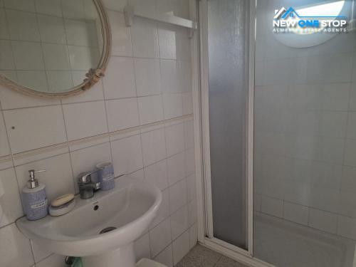 Image No.22-5 Bed House for sale