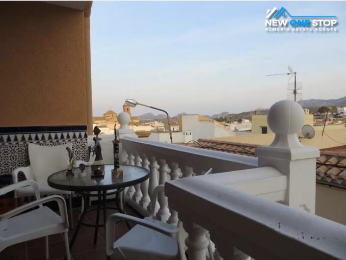 Image No.24-6 Bed House for sale