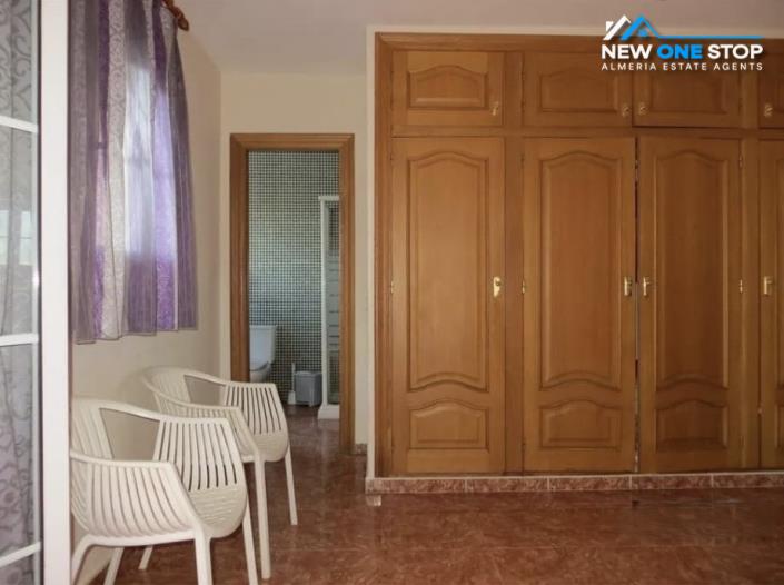 Image No.23-6 Bed House for sale