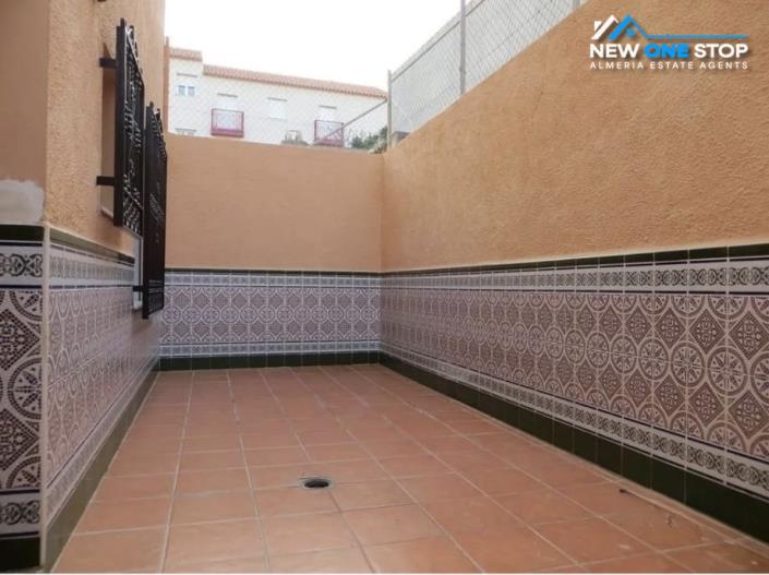 Image No.15-6 Bed House for sale