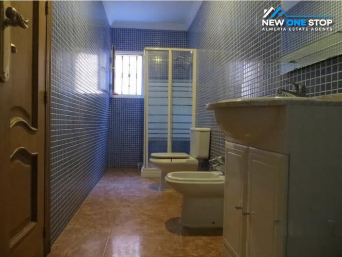 Image No.19-6 Bed House for sale