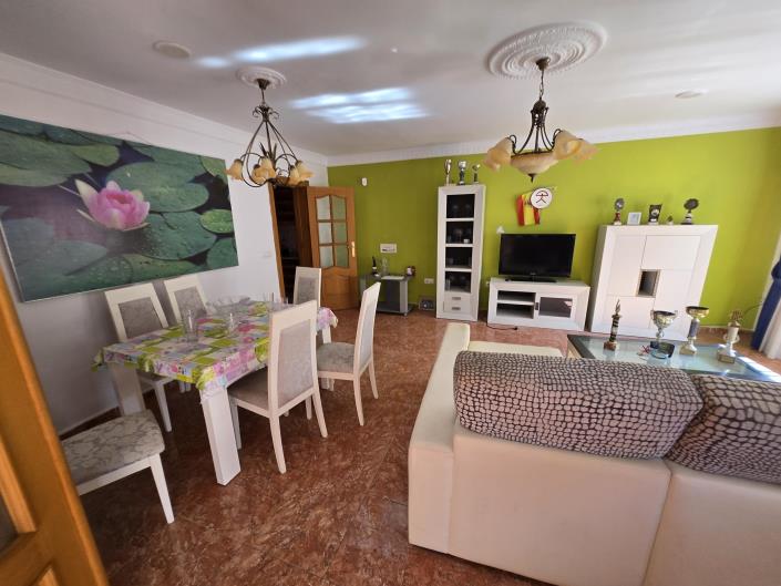 Image No.11-6 Bed House for sale