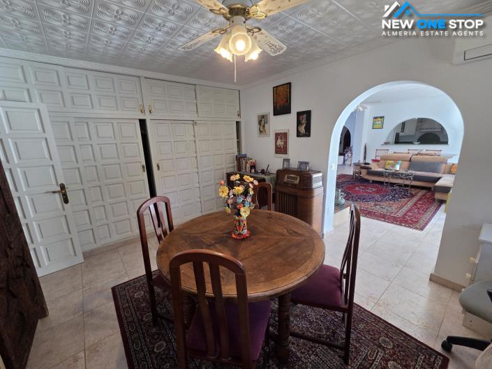 Image No.20-7 Bed Villa for sale