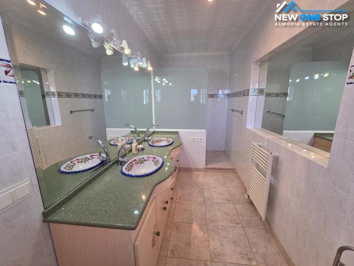 Image No.26-7 Bed Villa for sale