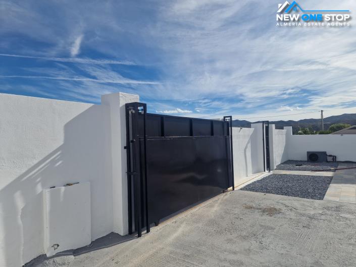 Image No.30-4 Bed House/Villa for sale