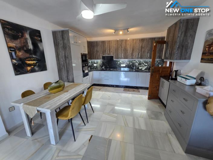 Image No.9-3 Bed Apartment for sale