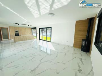 8612c2fc-b6a6-45e9-8440-7ff18931e9b1