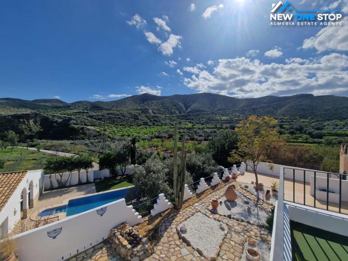 Image No.2-Propriété de pays de 7 chambres à vendre à Cantoria