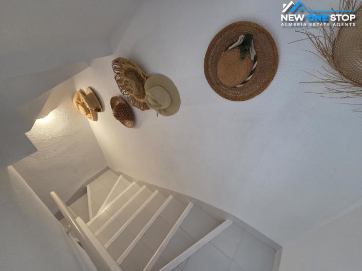 Image No.42-5 Bed House for sale