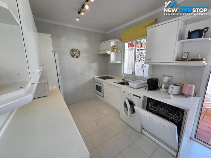 Image No.17-5 Bed House for sale