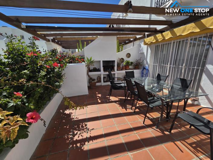 Image No.7-5 Bed House for sale