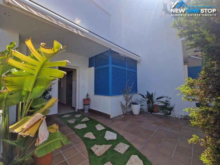 Image No.7-3 Bed House for sale