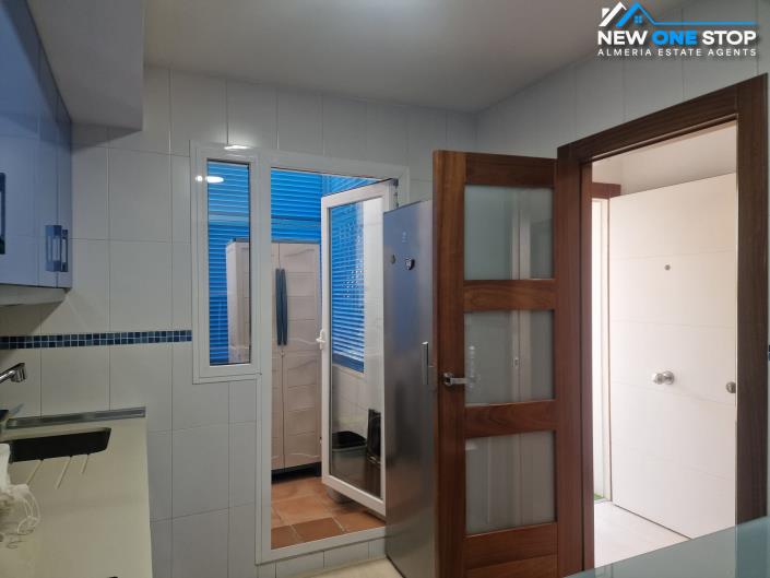 Image No.12-3 Bed House for sale