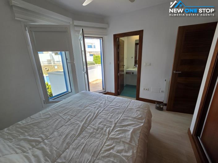 Image No.25-3 Bed House for sale