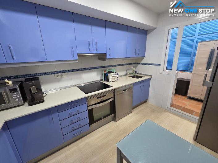 Image No.11-3 Bed House for sale