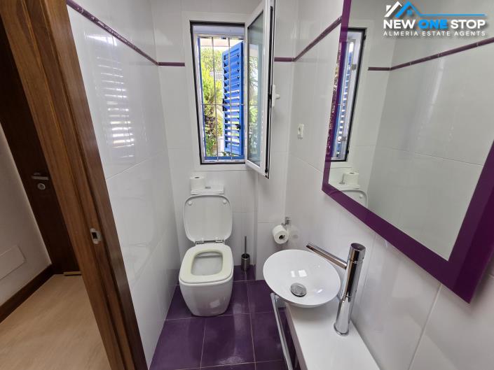 Image No.14-3 Bed House for sale