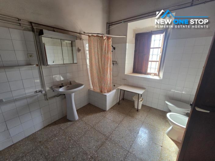Image No.17-4 Bed Villa / Detached for sale