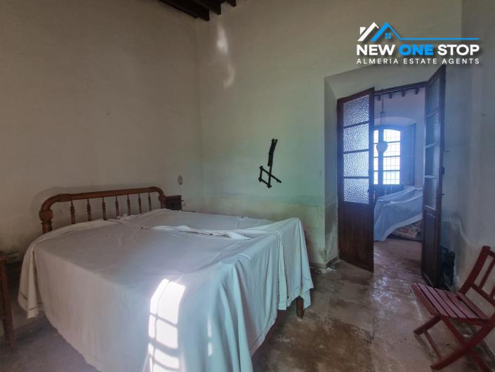Image No.23-4 Bed Villa / Detached for sale