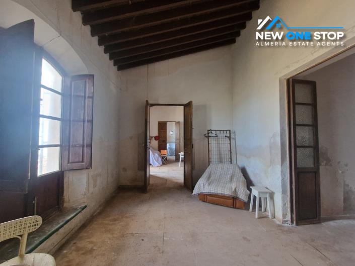 Image No.24-4 Bed Villa / Detached for sale