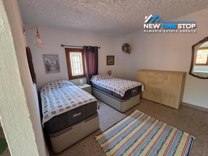 Image No.25-6 Bed Villa / Detached for sale