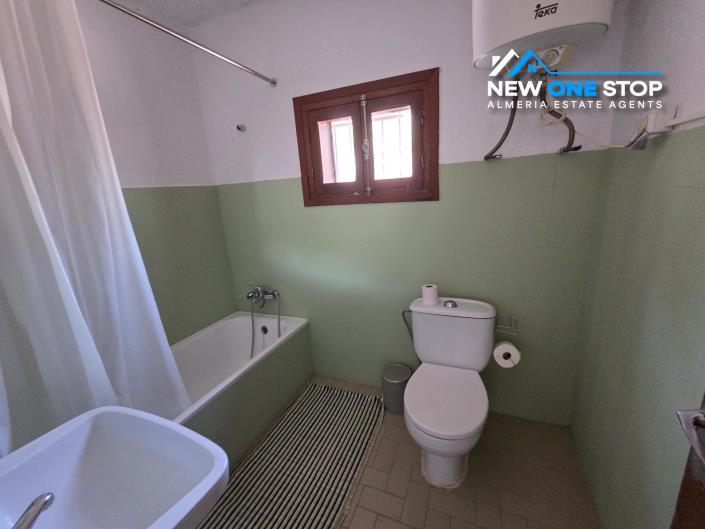 Image No.27-6 Bed Villa / Detached for sale