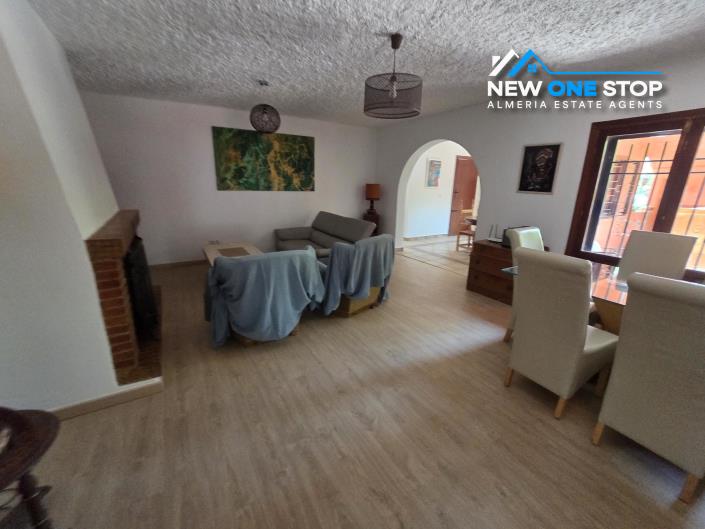 Image No.10-6 Bed Villa / Detached for sale