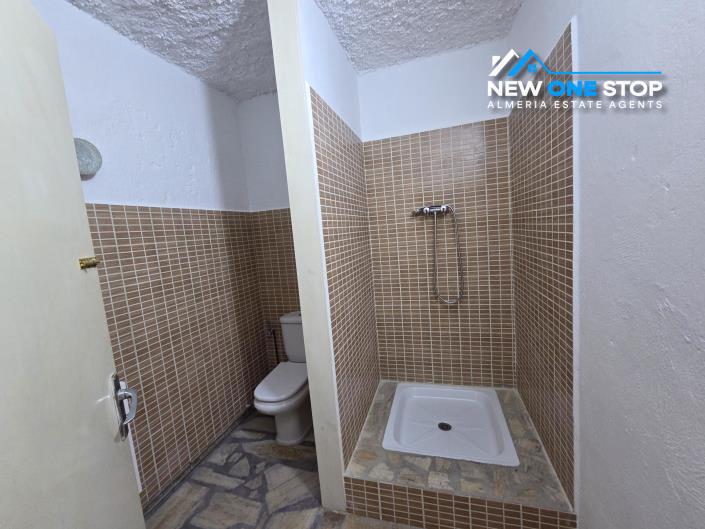 Image No.31-6 Bed Villa / Detached for sale